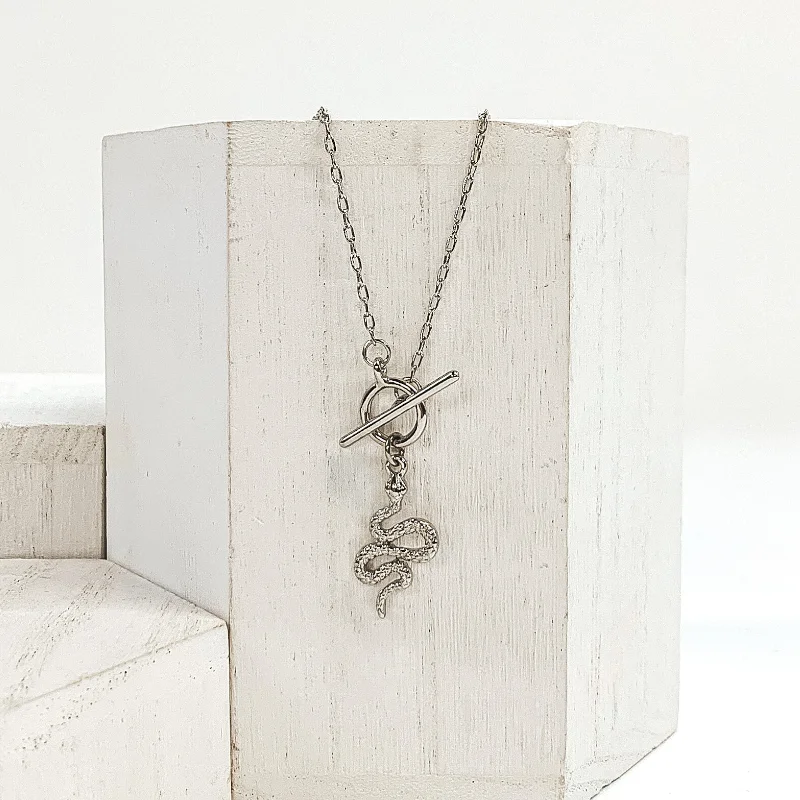 Chain Necklace with Snake Pendant and Toggle Clasp in Silver Tone