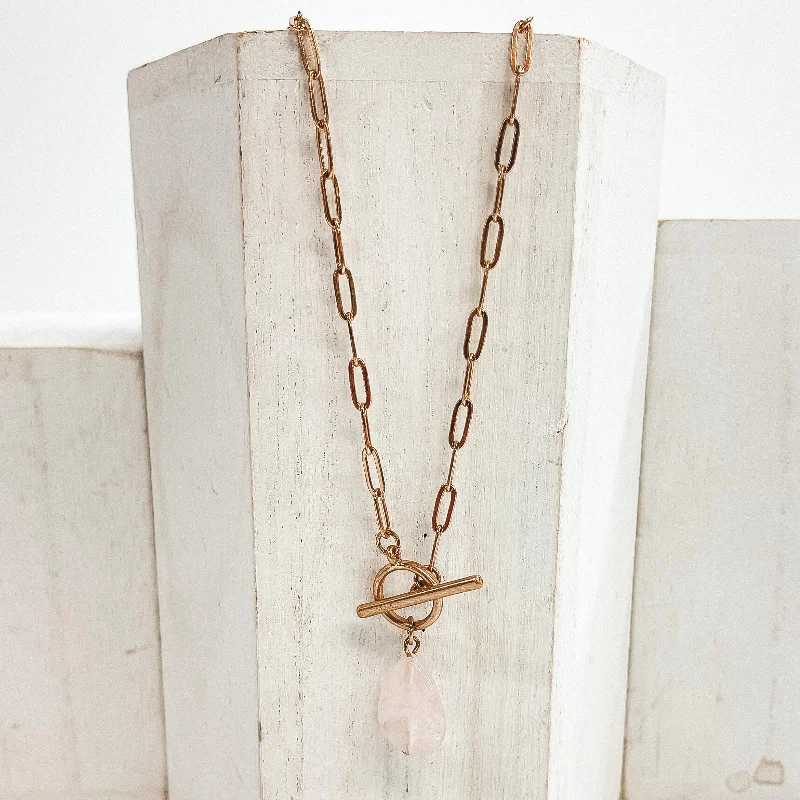 Clean Mind Gold Paperclip Chain with Teardrop Stone Pendant in Light Pink