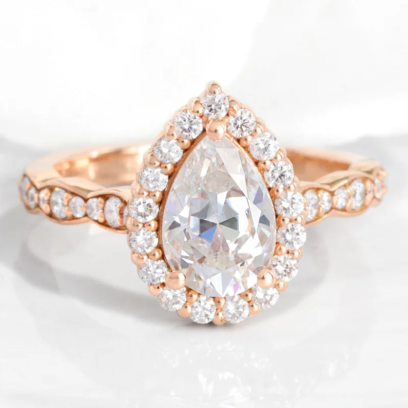 Pear Moissanite Engagement Ring in Luna Halo Diamond Scalloped Band