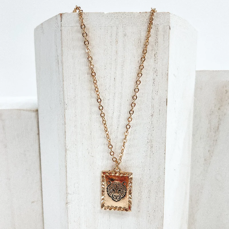 Chain Necklace with Tiger Rectangle Pendant in Gold